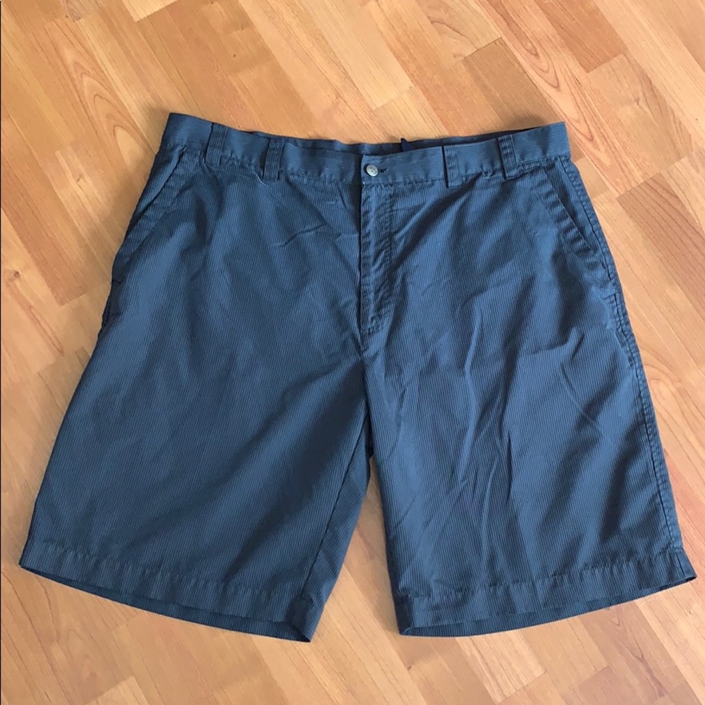 Callaway golf shorts 40 blue stripes mens